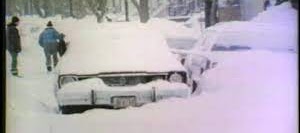 Drivers abandon their cars during the Chicago Blizzard of 1979.