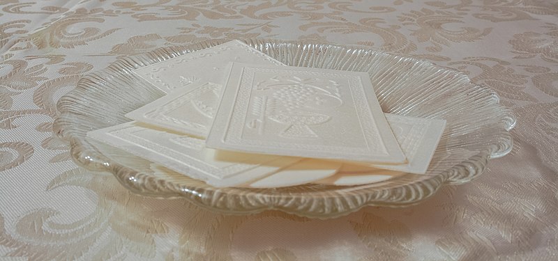 The glass plate contains Oplatek
