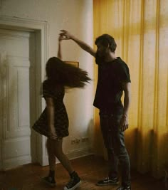 How to Stay in a Healthy Relationship after High School